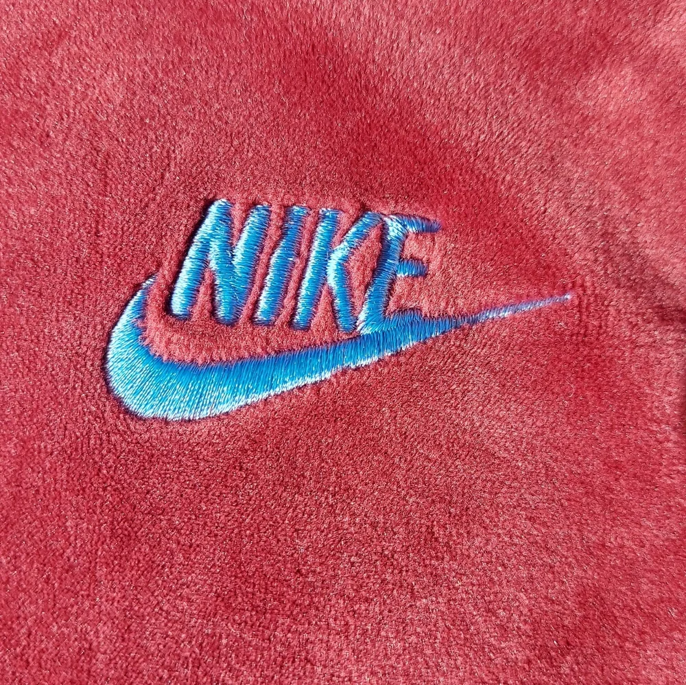 Nike Maroon and Cream Velour Embroidered Cropped Jacket Women's Size XS Y2K 90s - Picture 3 of 9